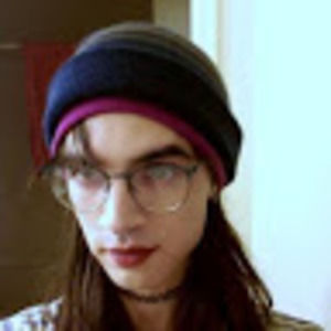 Meet your Posher, Lora